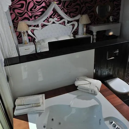 Nice With Shared Pools Near Beach And Center In Alanya