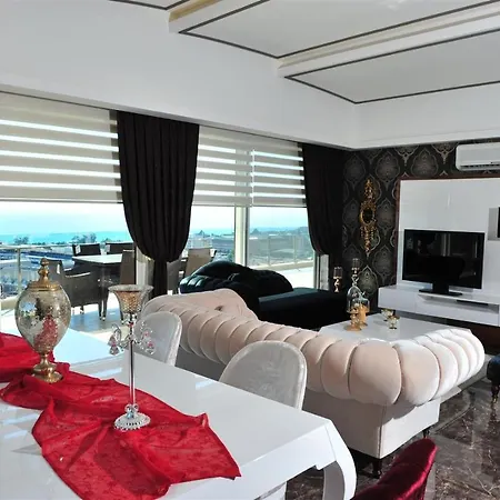 Nice With Shared Pools Near Beach And Center In Alanya