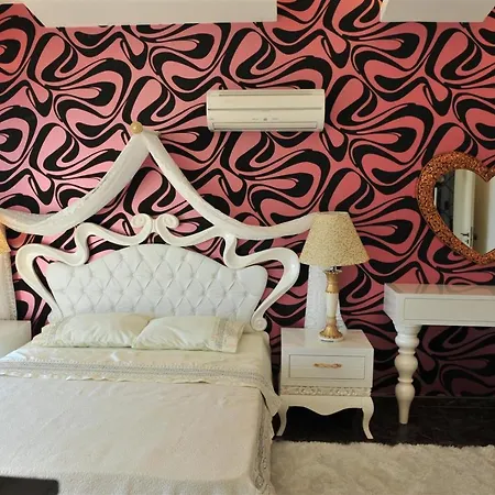 Nice With Shared Pools Near Beach And Center In Alanya *